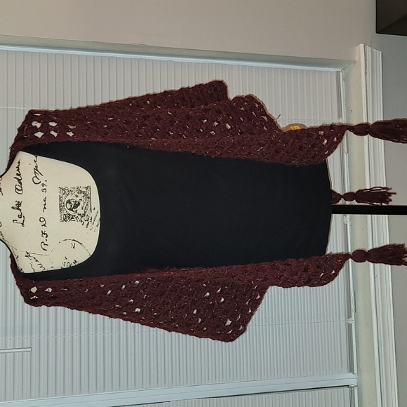 Burgandy tweed crochet shawl handmade by me - Picture 4 of 6